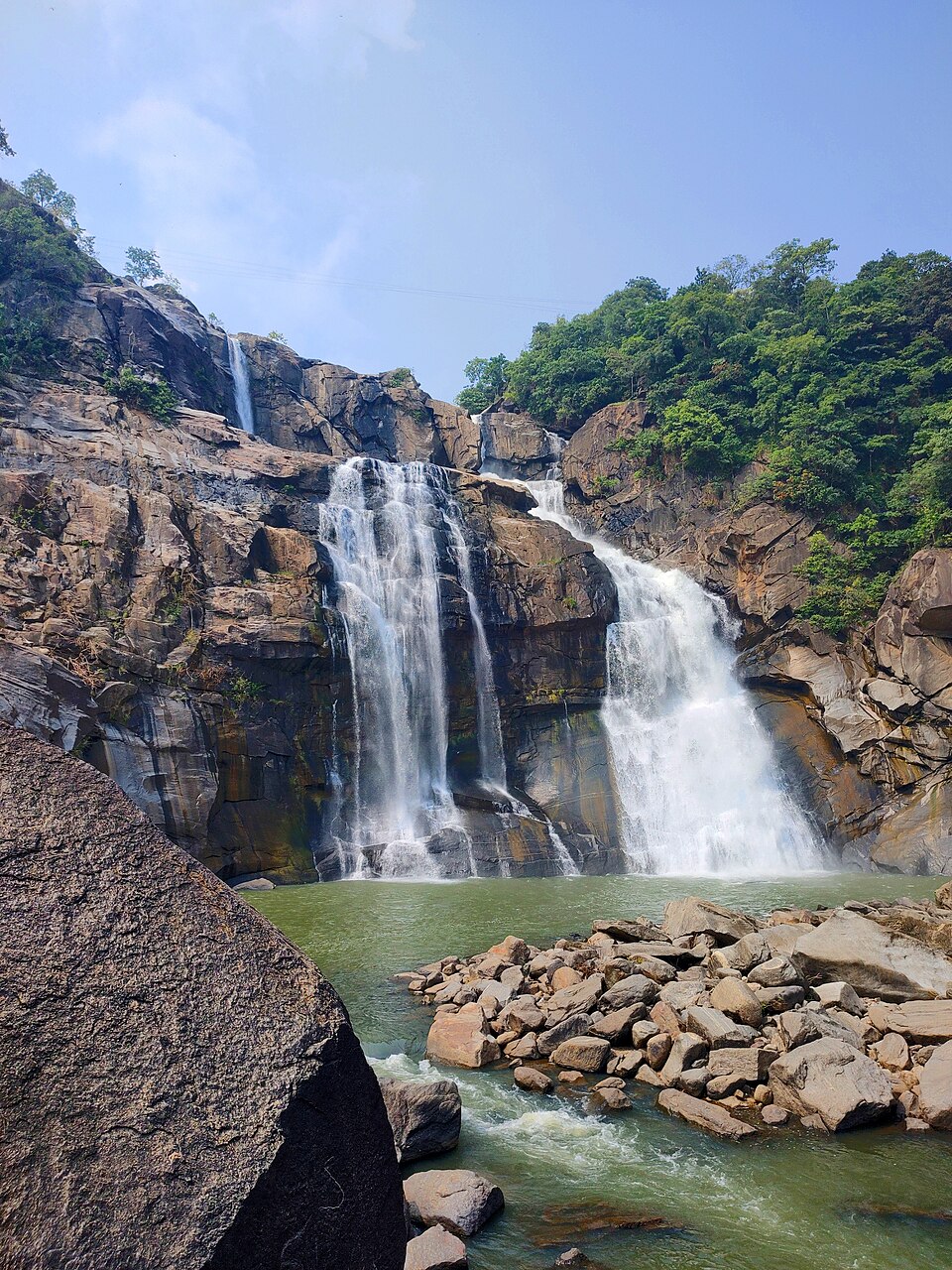 Hundru Falls cascading through the rocky landscape near Ranchi